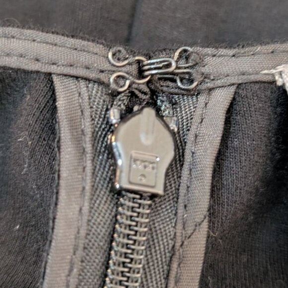 Vince Camuto Fit & Flare Dress Size 6 NWT Long-Sleeve LBD Little Black Dress - Picture 6 of 6